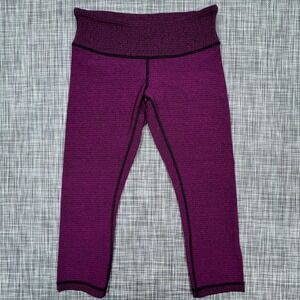 Lululemon Cropped Leggings Womens 8 Purple Black Textured Yoga Workout Pants